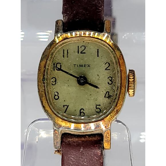 Antique Timex Women’s Wind-Up Watch – Gold-Tone Oval Case with Aged Leather Band main image 8